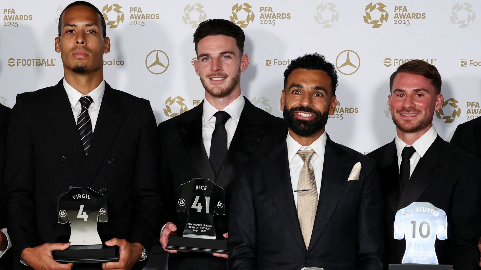 Mohamed Salah gives telling reaction after Declan Rice makes Premier League title admission