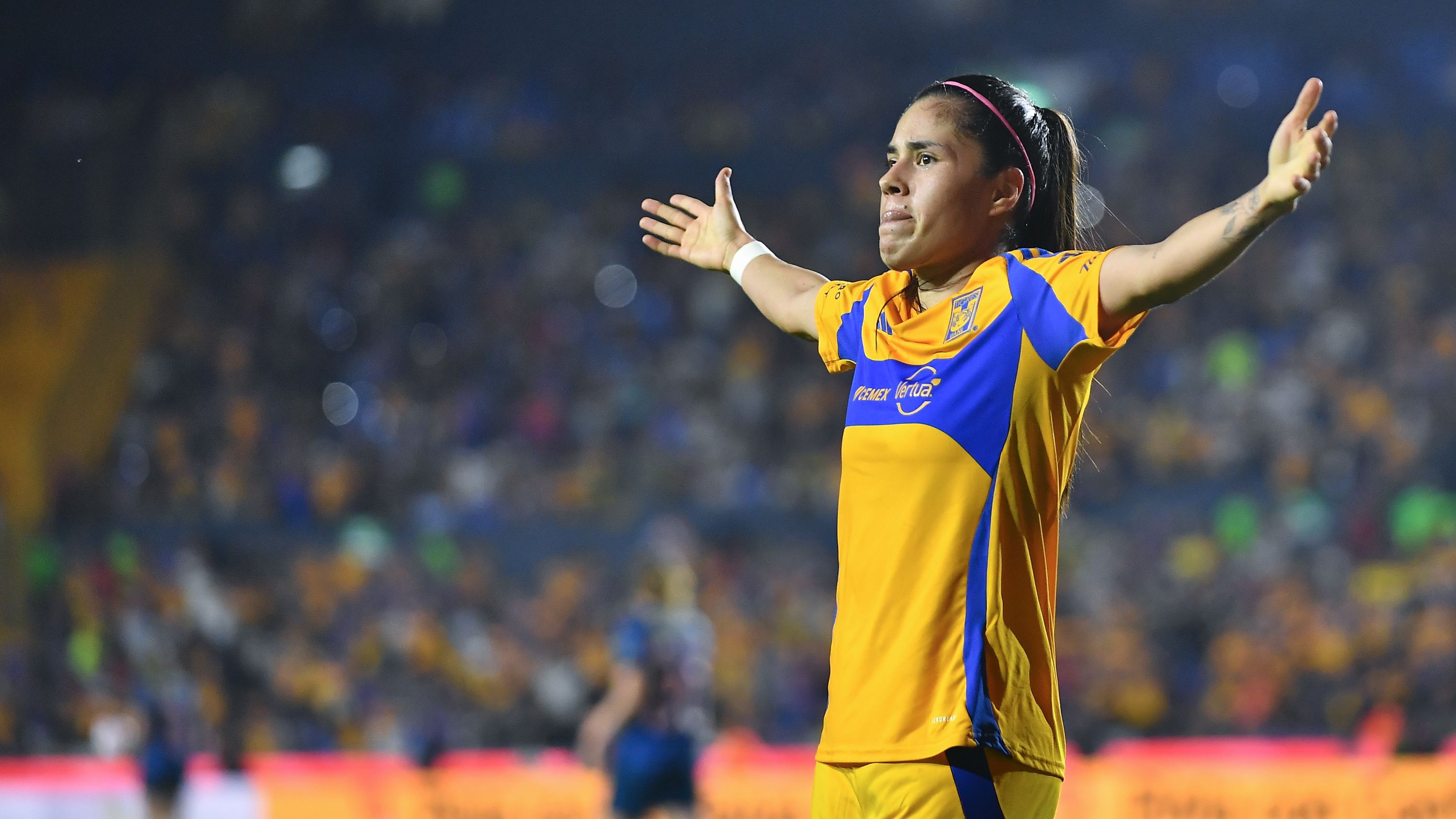 A new world record! Orlando Pride makes Mexico & Tigres star Lizbeth Ovalle the most expensive women's player of all-time in deal that tops moves for Naomi Girma and Olivia Smith