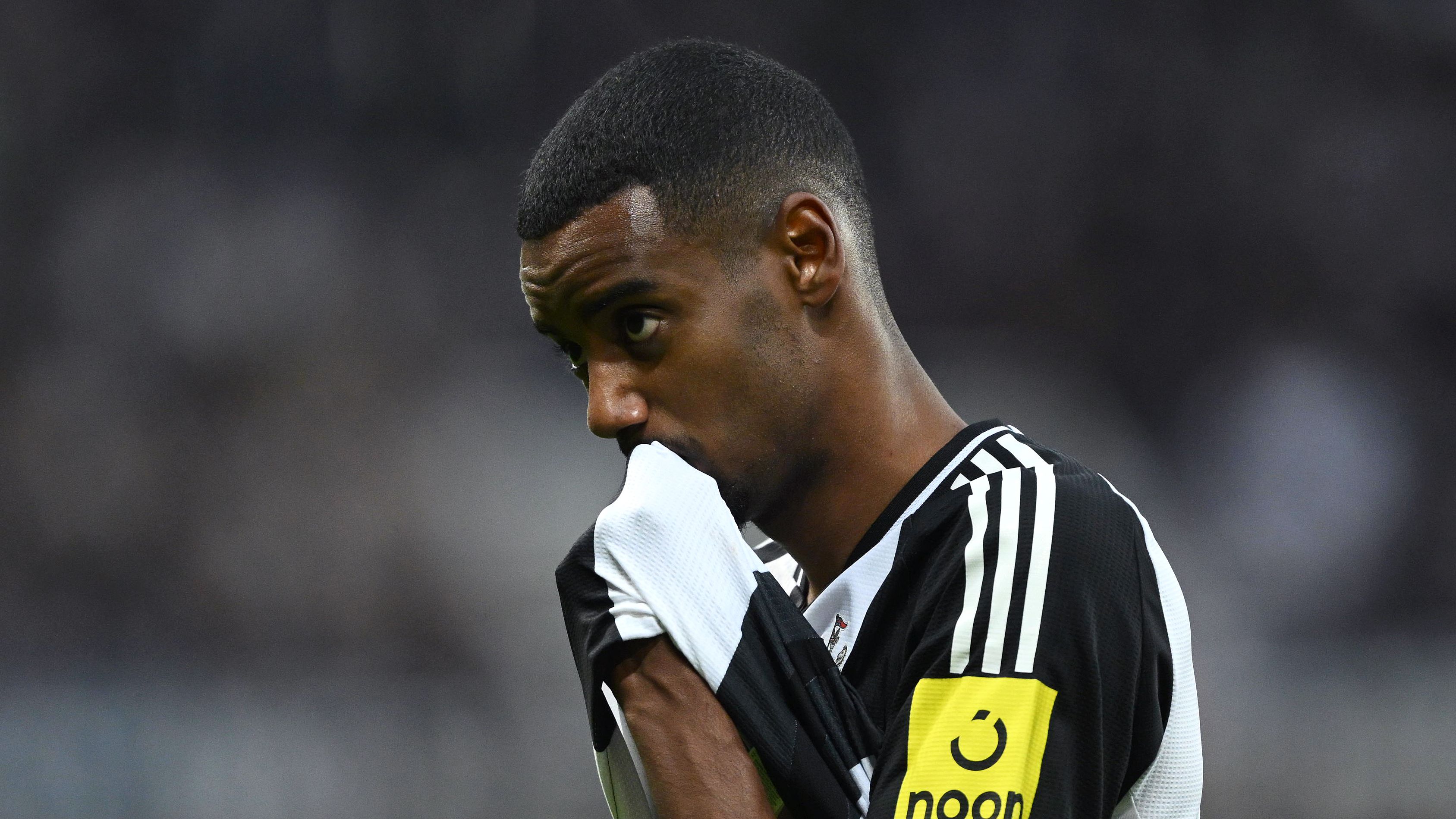 Alexander Isak makes Newcastle return! Liverpool transfer target trains alone at Magpies' HQ amid strike from first-team squad