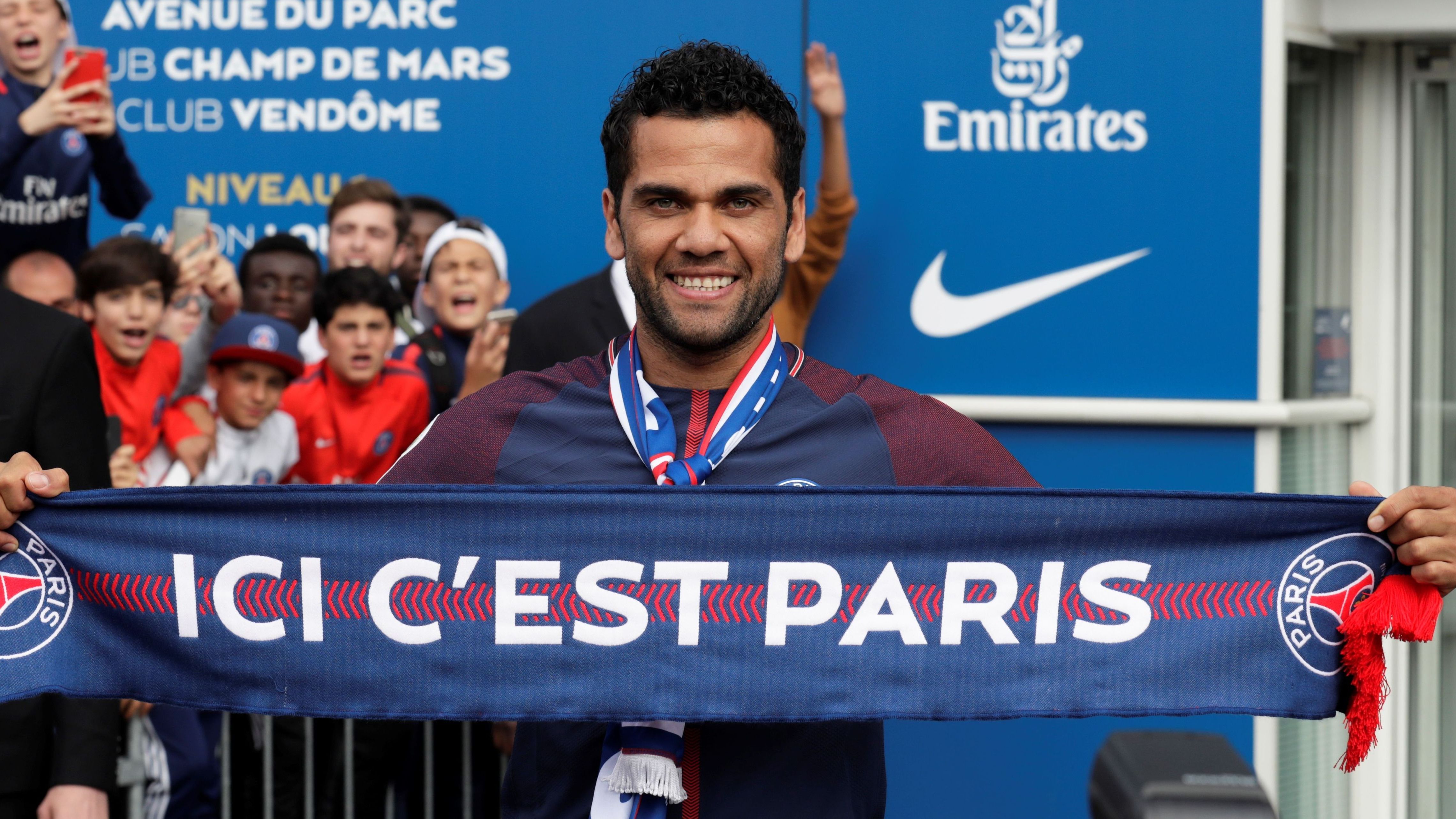 Eberechi Eze, Ronaldinho, Alexis Sanchez and the most shocking transfer hijackings in football history