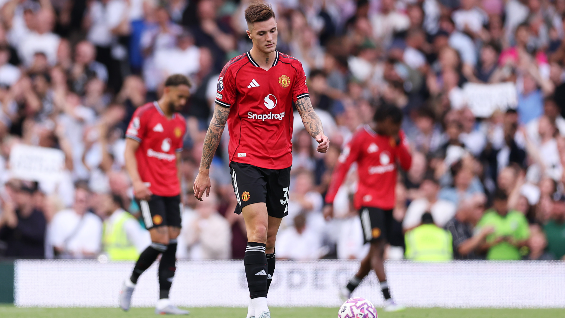 'He's nowhere near' - Gary Neville delivers brutal Benjamin Sesko verdict as Man Utd boss Ruben Amorim faces selection 'problem'