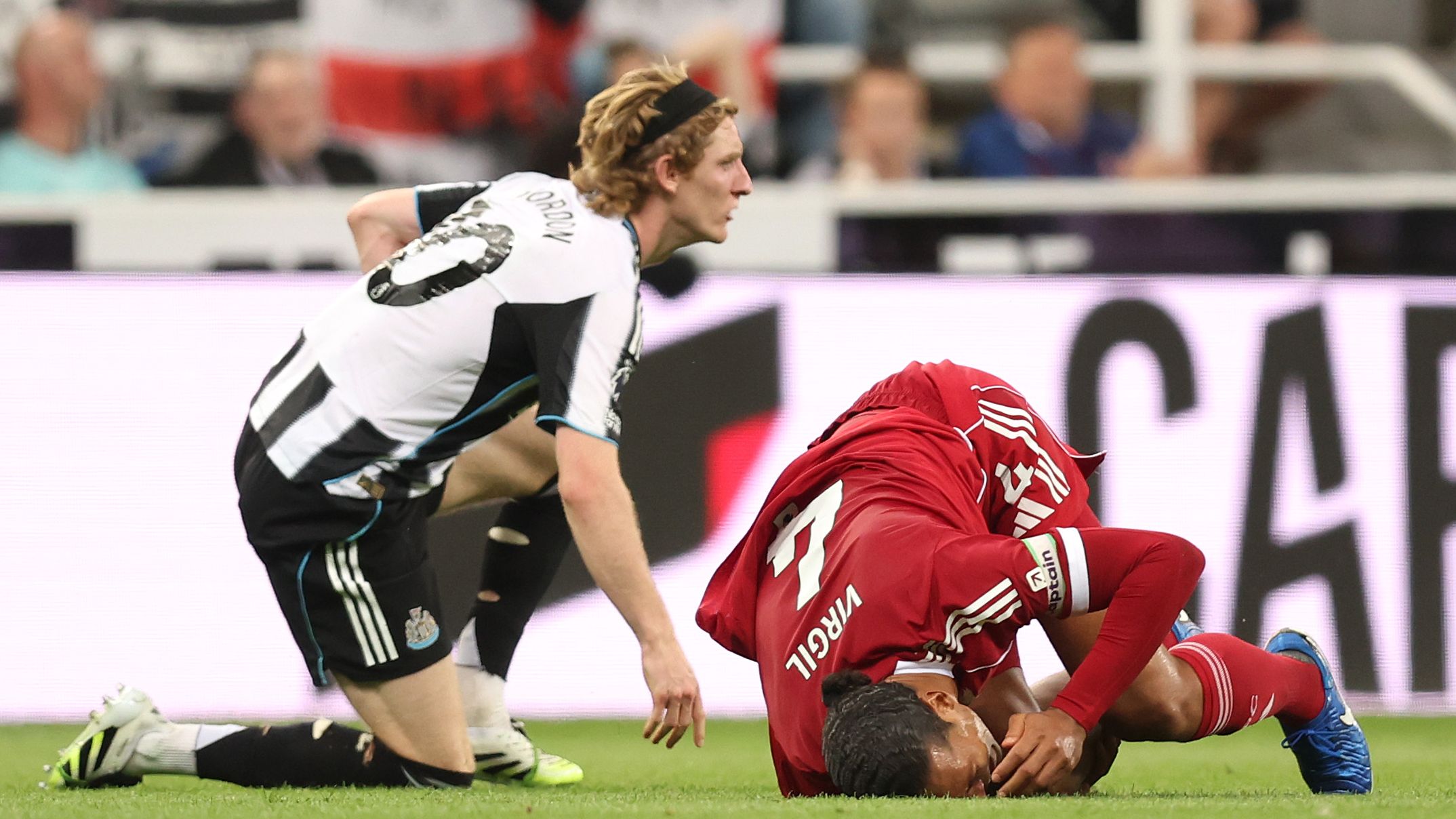 'Not sure I saw a football match' - Arne Slot slams ten-man Newcastle's set-piece driven approach against Liverpool & hails his players for 'standing strong'