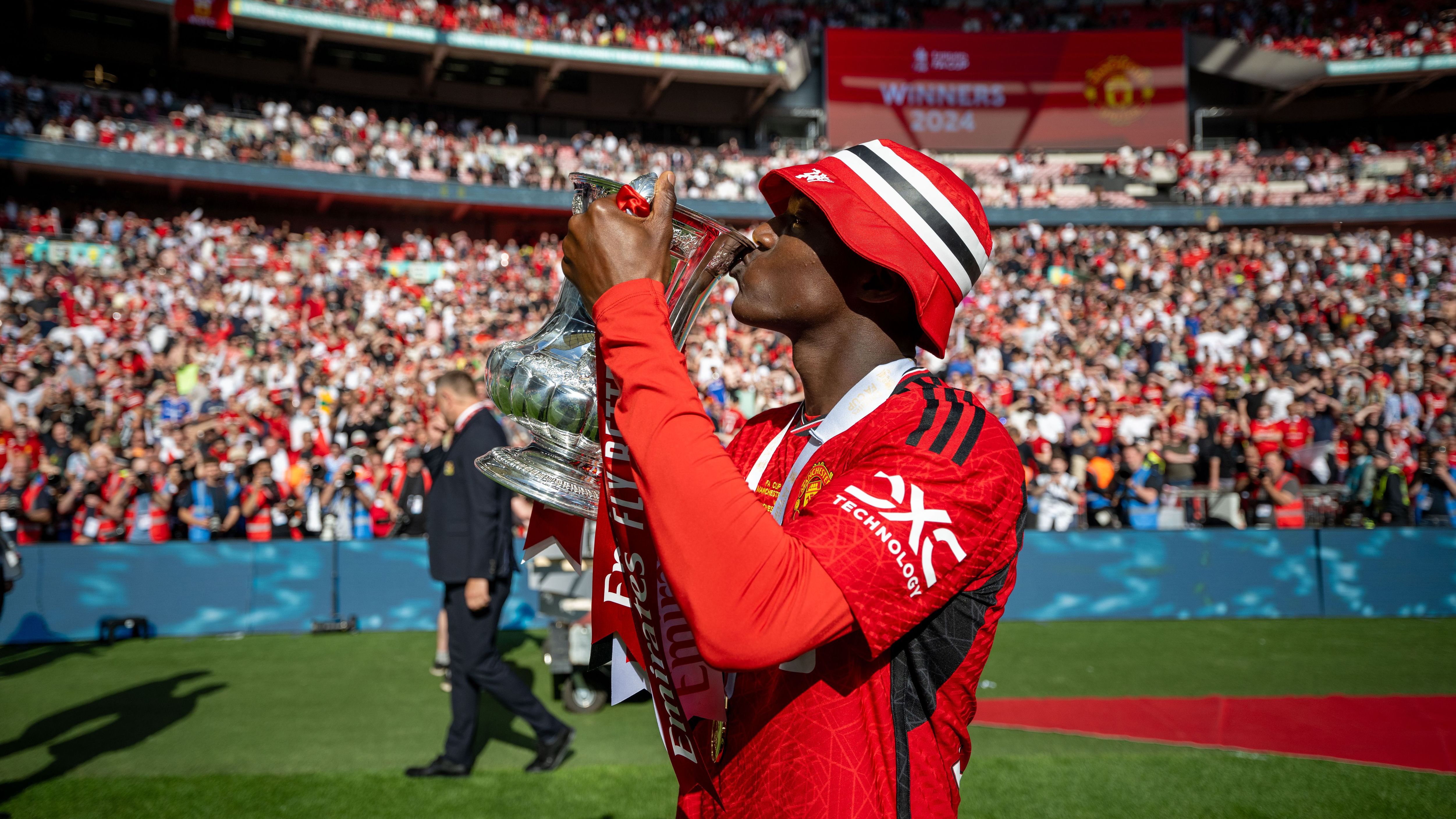 Kobbie Mainoo wants out of Man Utd! Homegrown hero hardens stance on transfer after Ruben Amorim shunts midfielder aside