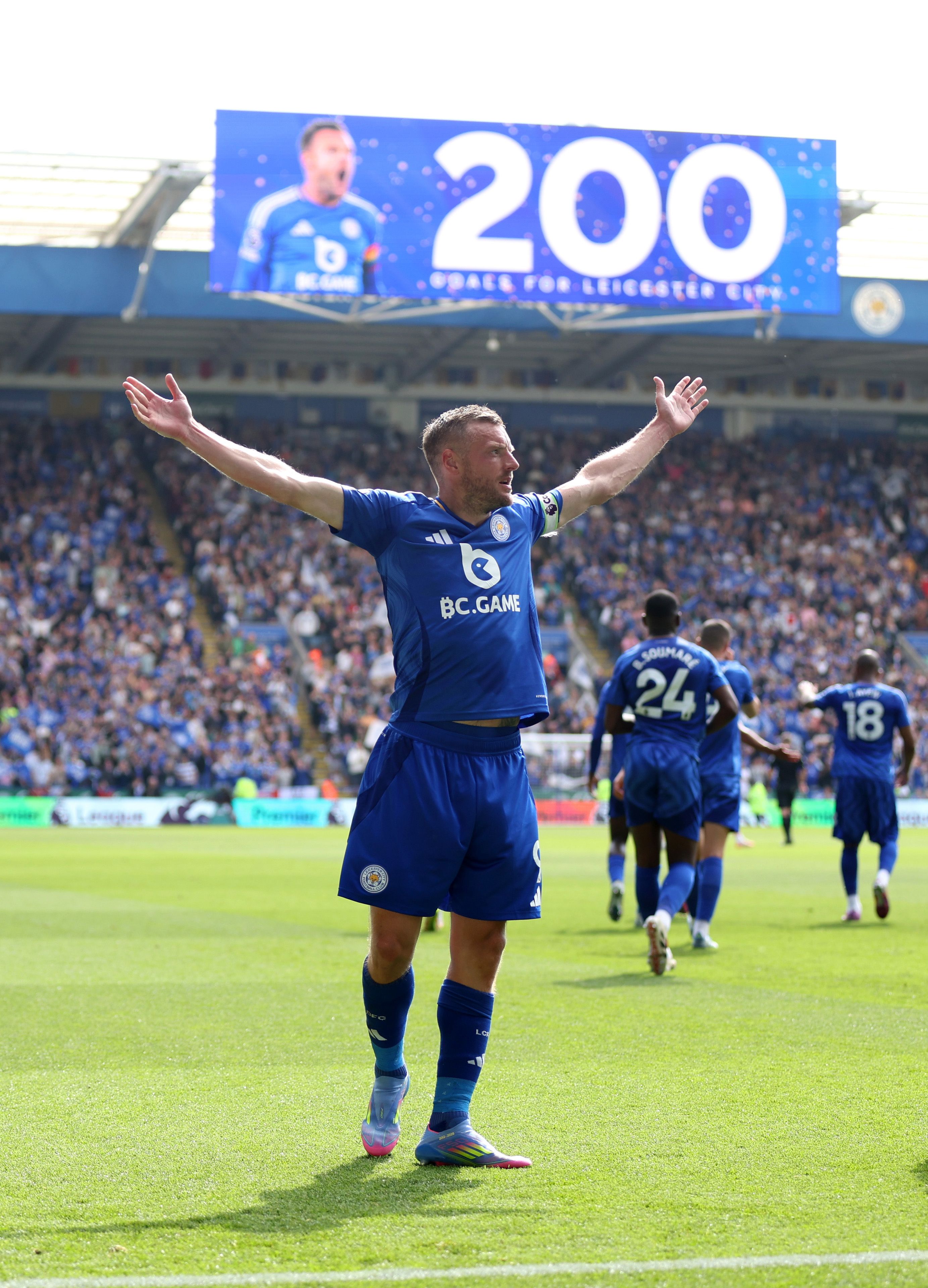 Jamie Vardy heading for shock Serie A move as newly-promoted club optimistic after initial talks