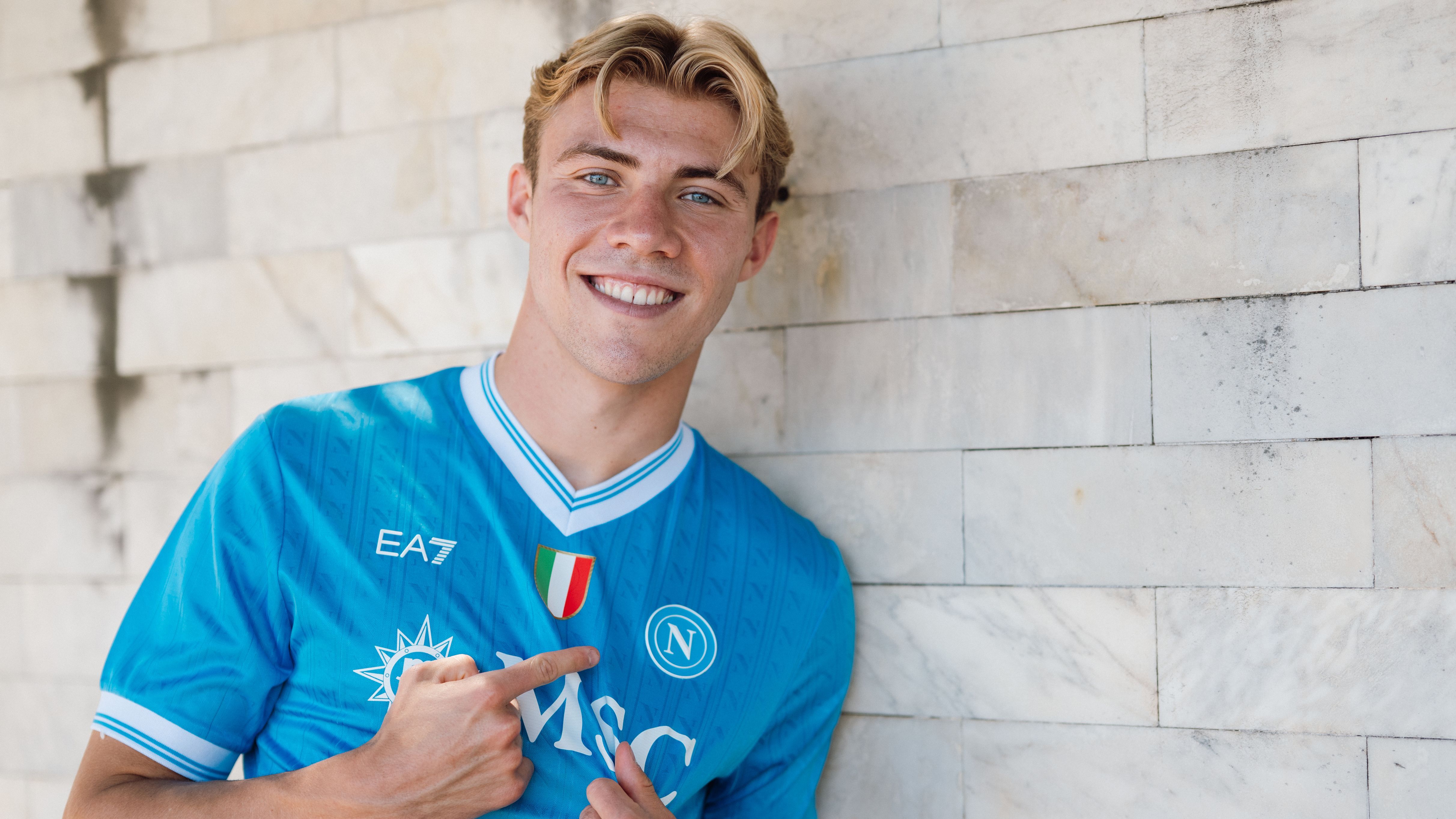 Rasmus Hojlund seals Man Utd exit! Striker joins fellow Old Trafford exile Scott McTominay in Serie A as Napoli confirm loan deal with €44m option