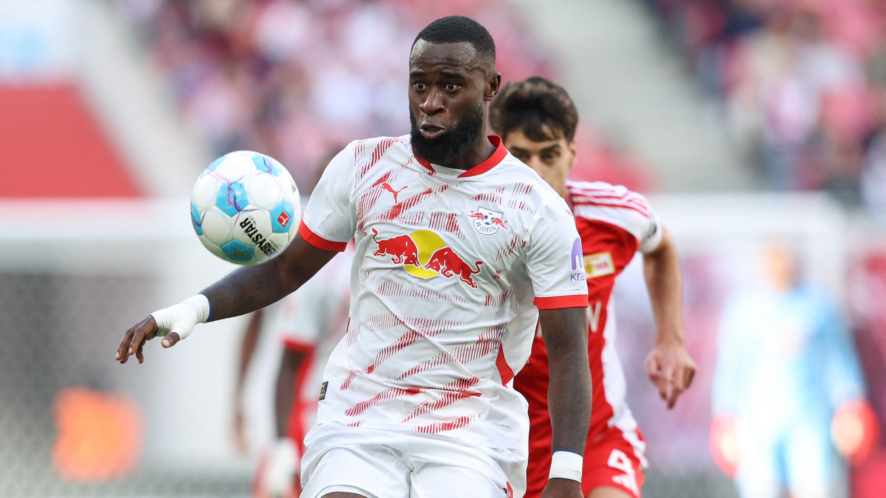Sunderland hijack Marseille move as €25m Lutsharel Geertruida deal wrapped up despite agreement with RB Leipzig full-back
