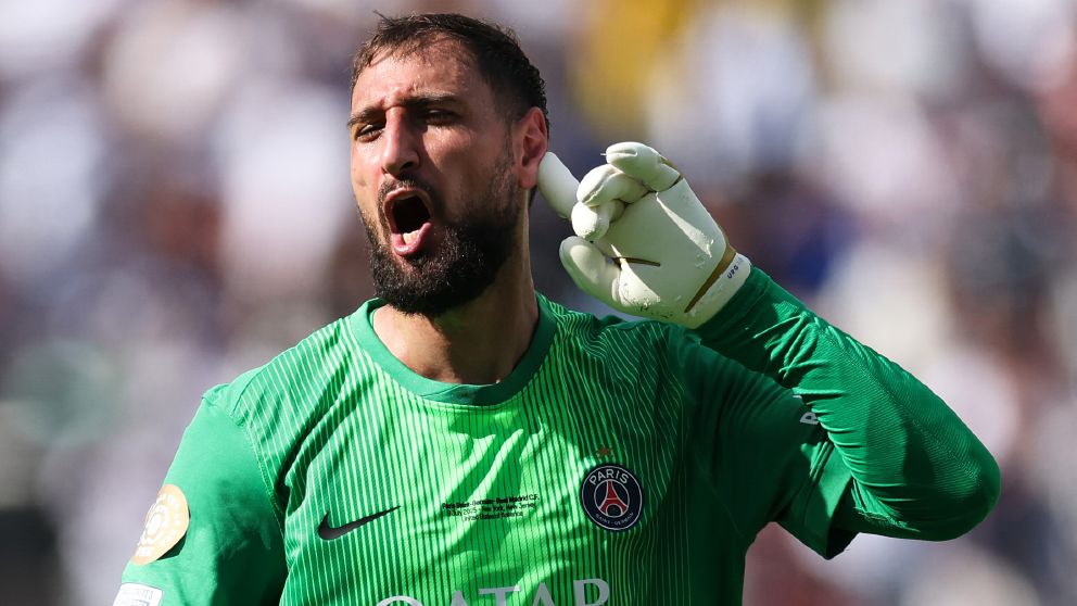 Gianluigi Donnarumma completes £26m transfer to Man City from PSG on long-term contract as Pep Guardiola lands replacement for Ederson