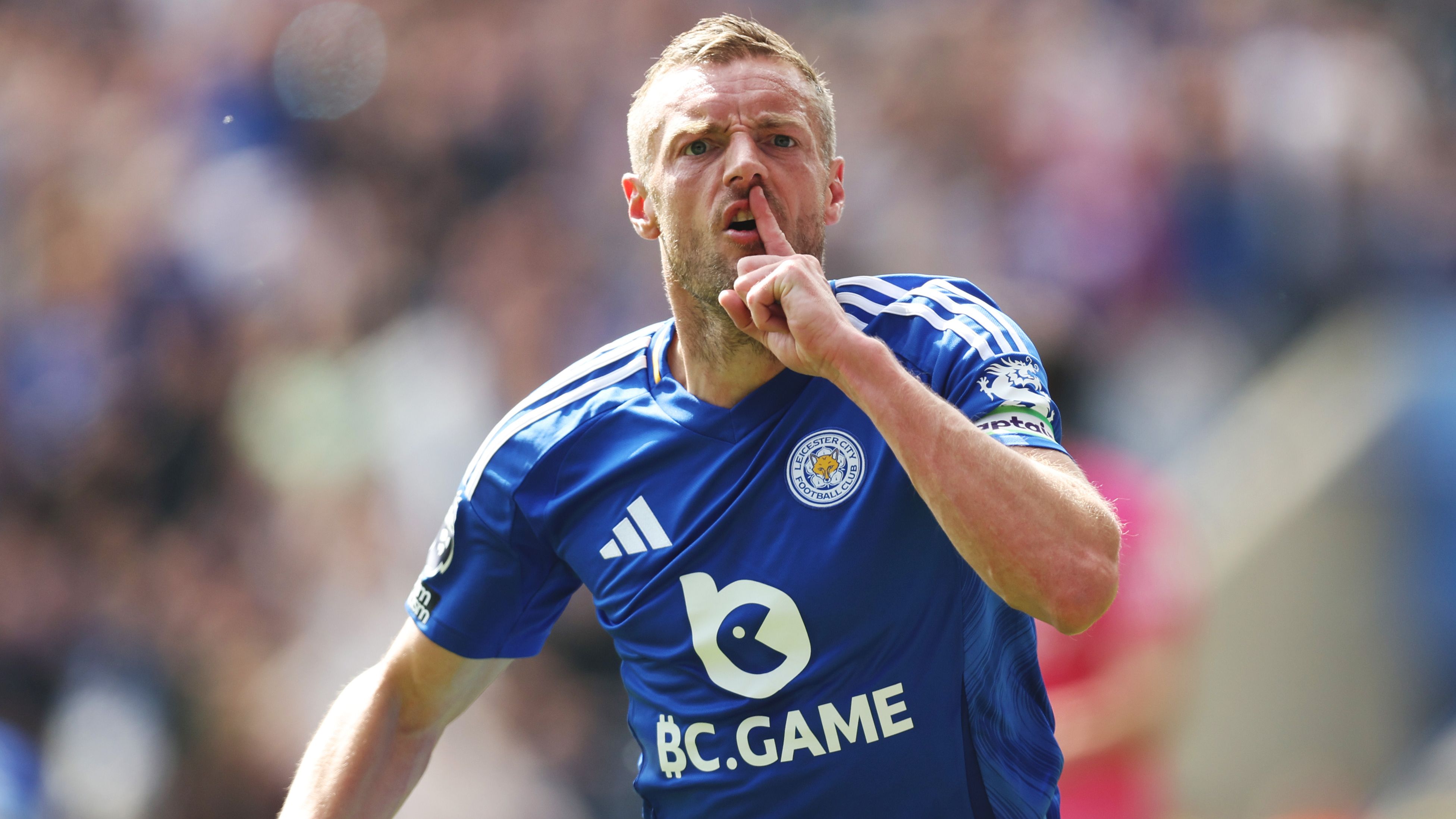 Jamie Vardy's having a party in Italy! Former Leicester striker completes Cremonese move after Foxes exit
