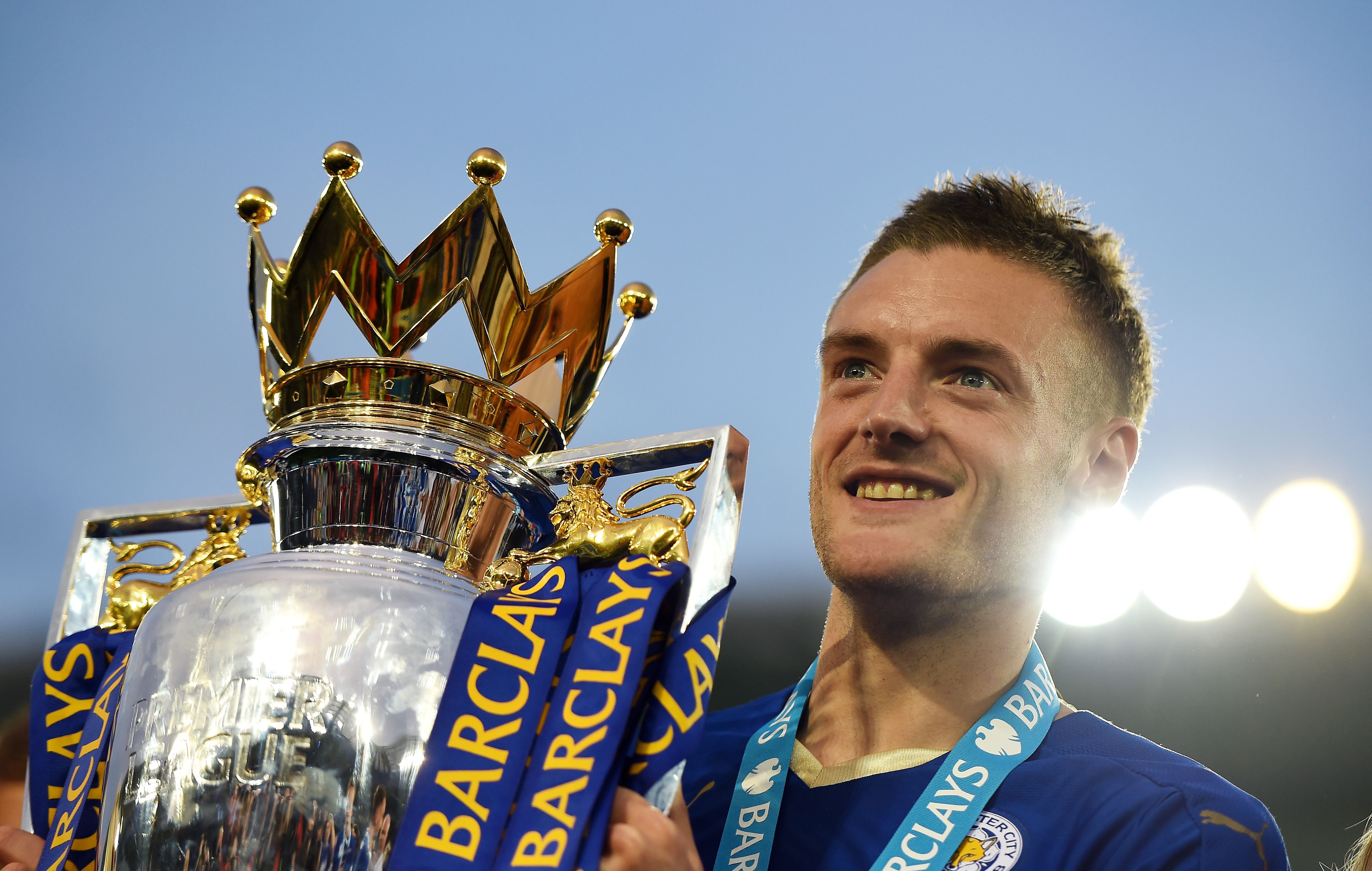 Jamie Vardy's having a party in Italy! Former Leicester striker completes Cremonese move after Foxes exit