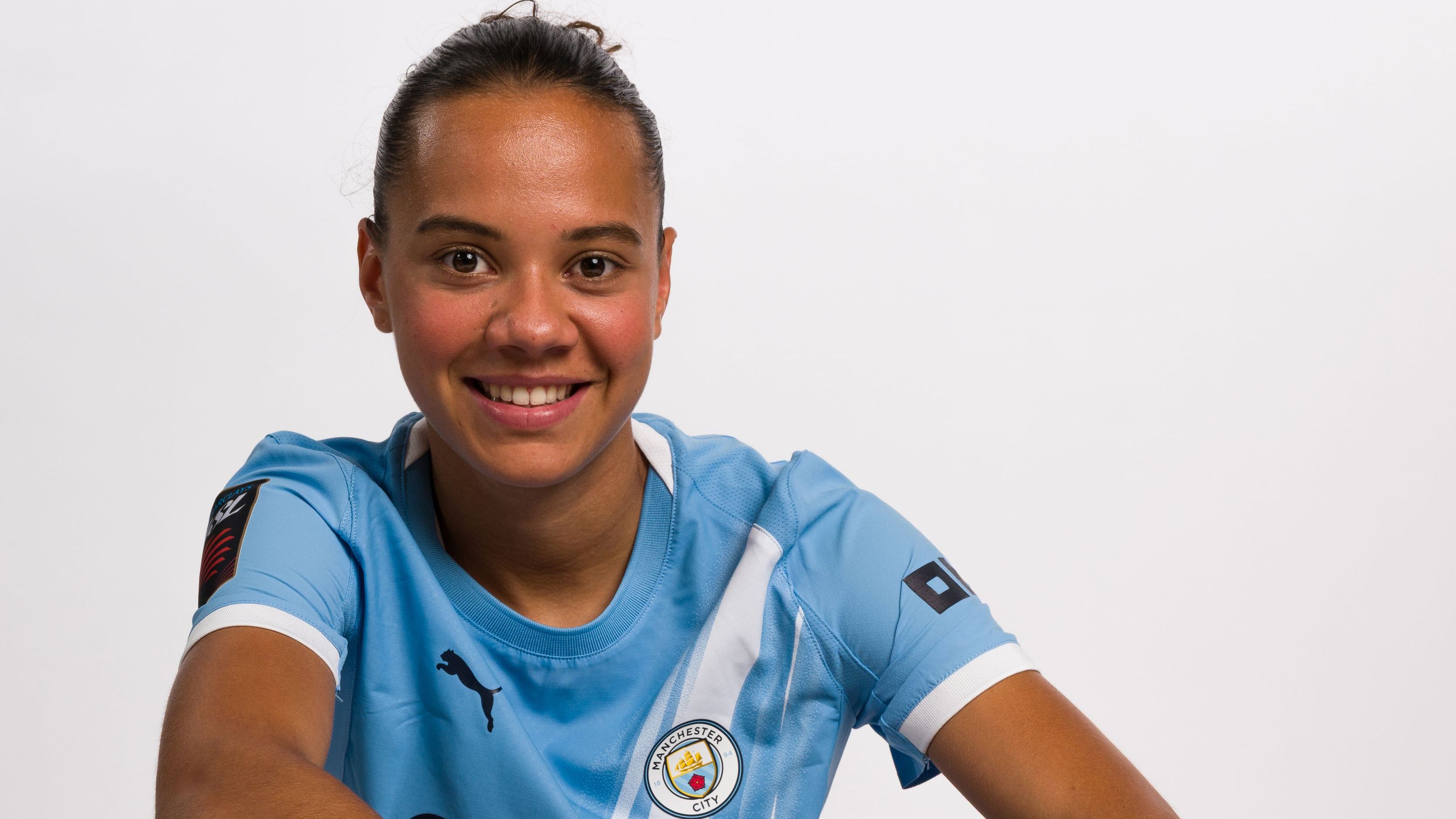 Olivia Smith, Ellie Carpenter & 10 new signings to watch as the Women's Super League season kicks-off