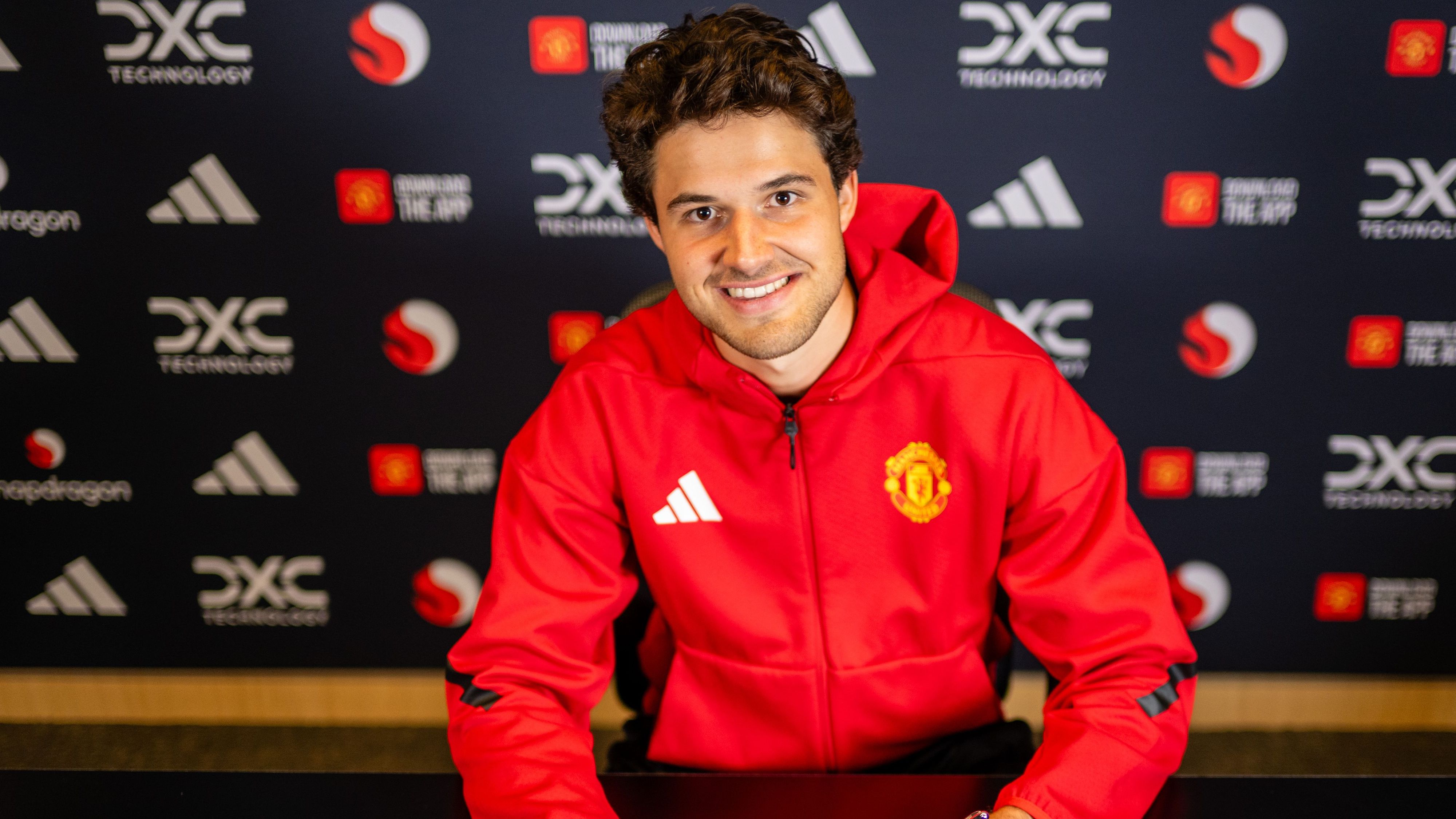 'Aura of the club' - Senne Lammens reveals why he chose to join Man Utd amid late Aston Villa interest