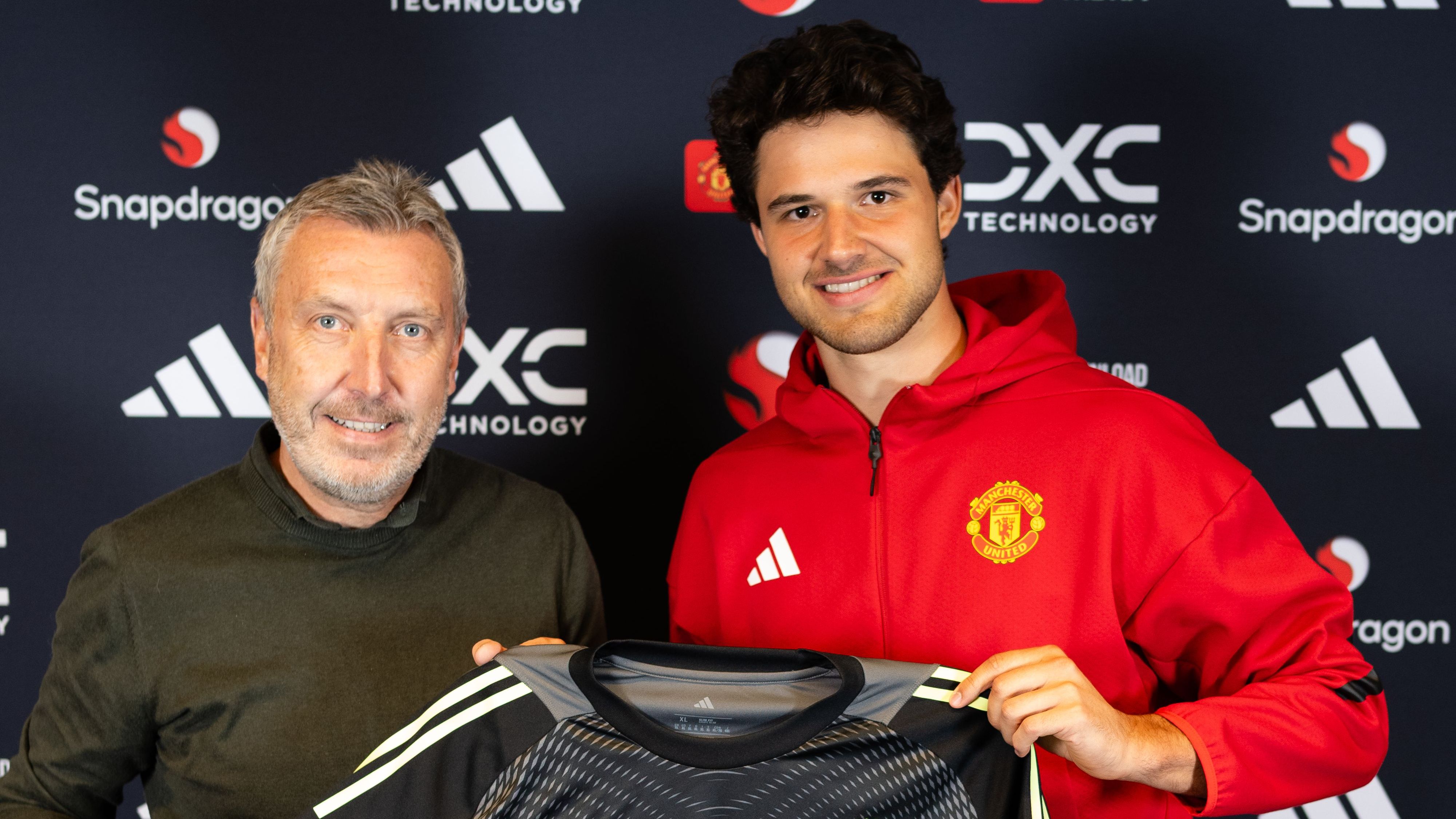 Senne Lammens' awkward farewell! Royal Antwerp left disappointed that goalkeeper travelled for Man Utd move without permission