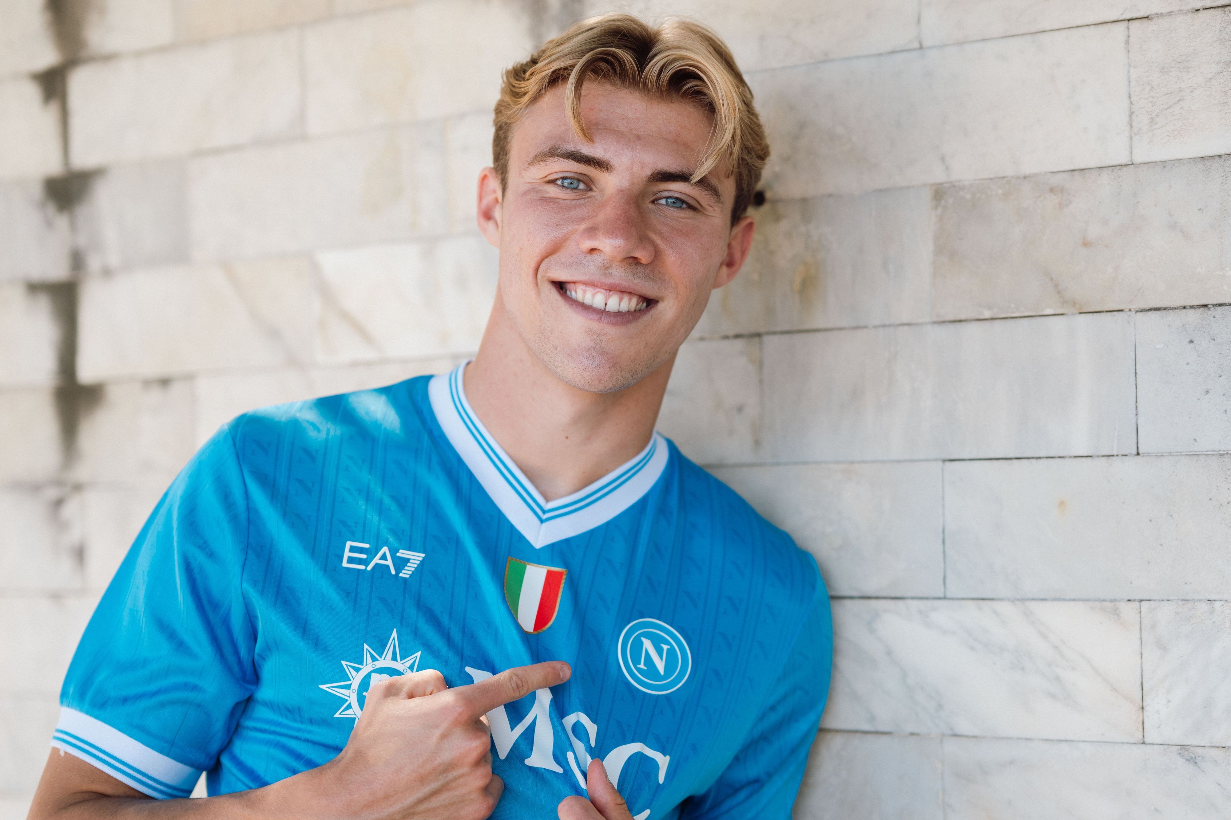 Departed Man Utd star praised for 'exciting choice' after deadline day exit