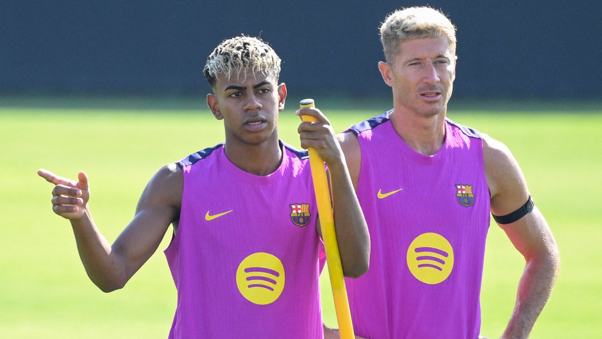 Robert Lewandowski snubbed Cristiano Ronaldo partnership as Al-Nassr among two Saudi clubs to offer €100m salary to Barcelona forward