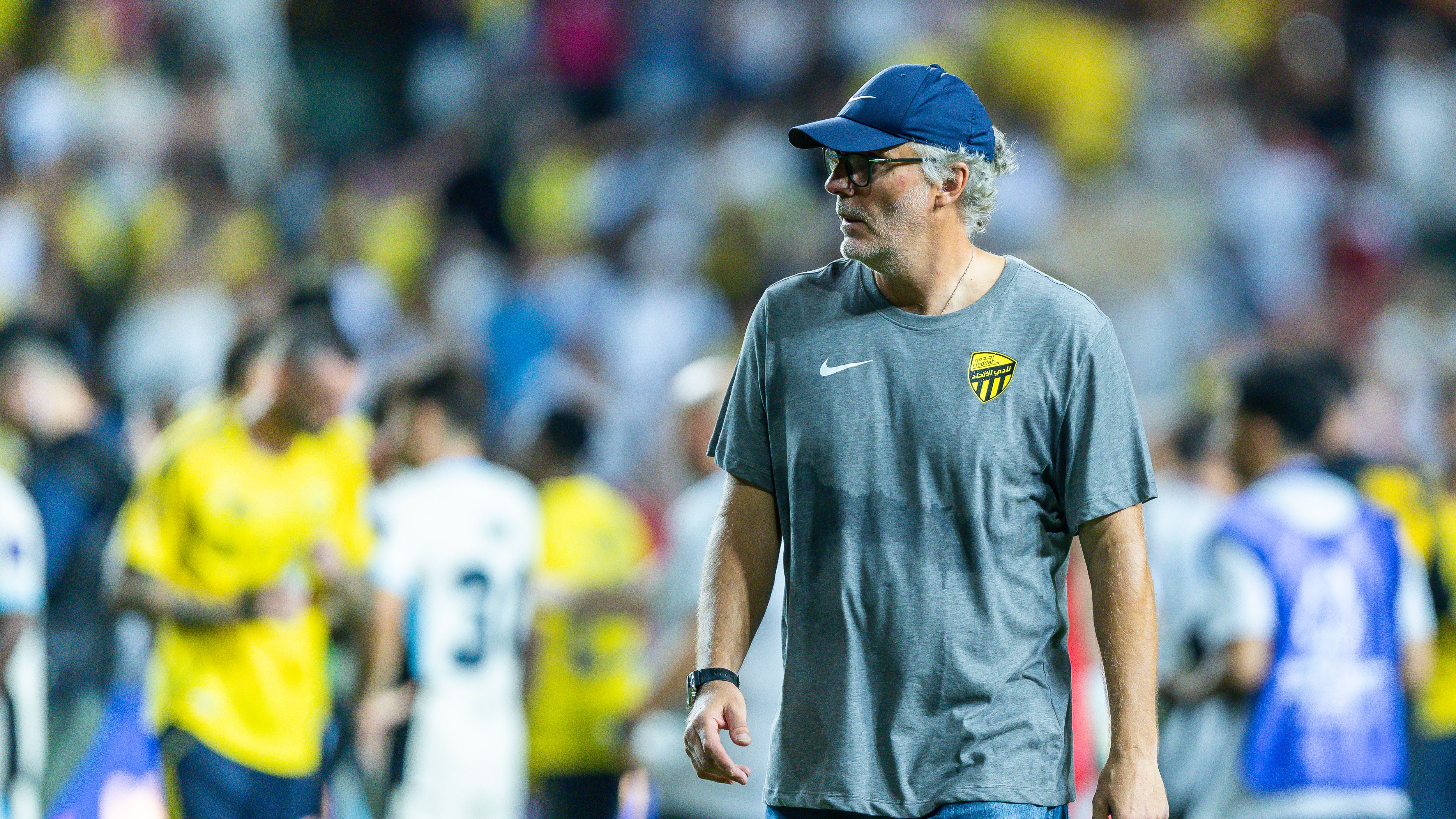 'I'm fine, but I've just been sacked' - Laurent Blanc reveals shocking moment Johan Cruyff was fired by Barcelona just one hour after Dutch legend convinced Frenchman to sign for La Liga giants