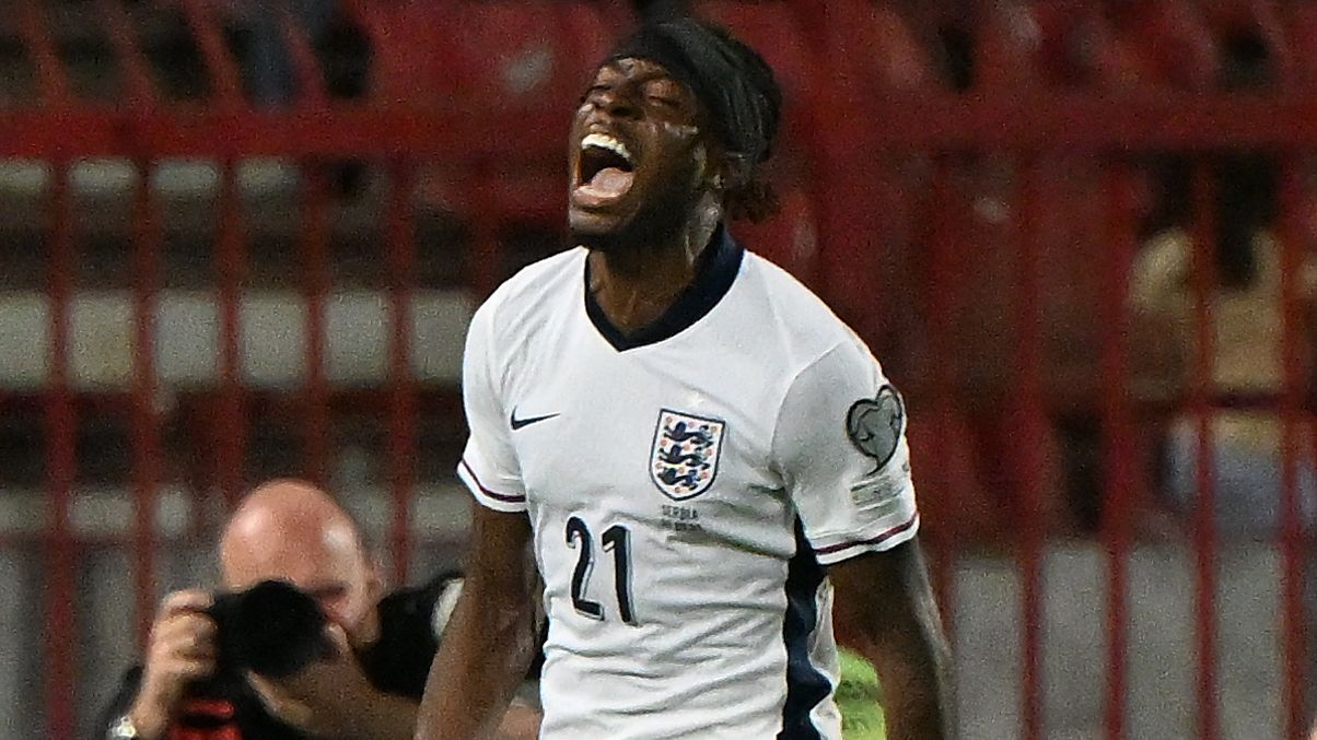 Noni Madueke told he's 'better than Bukayo Saka' as Chelsea blasted for 'strange' decision to let England winger join Arsenal