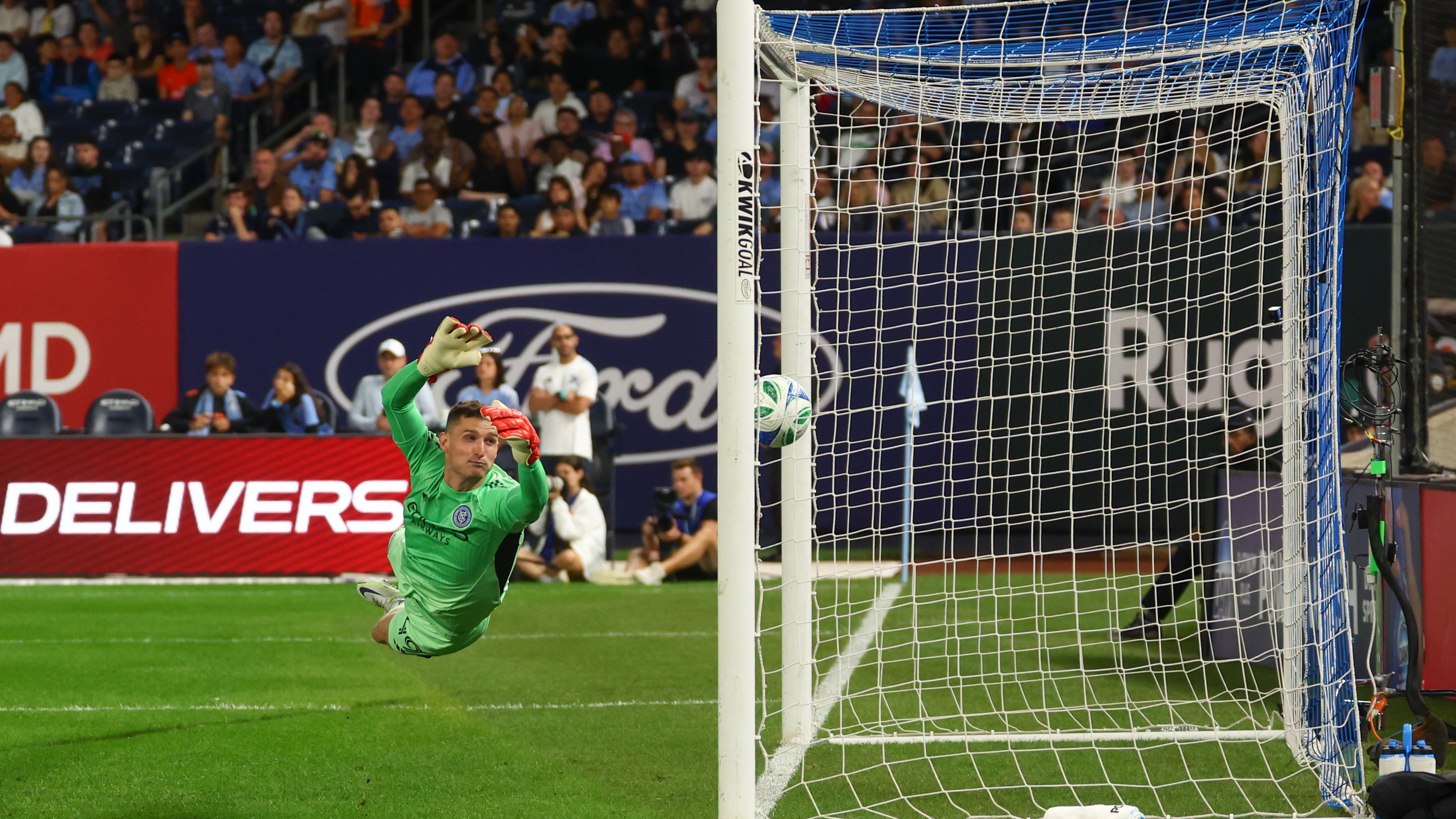 'I'm still not convinced' - Alexi Lalas praises Matt Freese but doubts he'll remain USMNT starting goalkeeper ahead of the 2026 World Cup