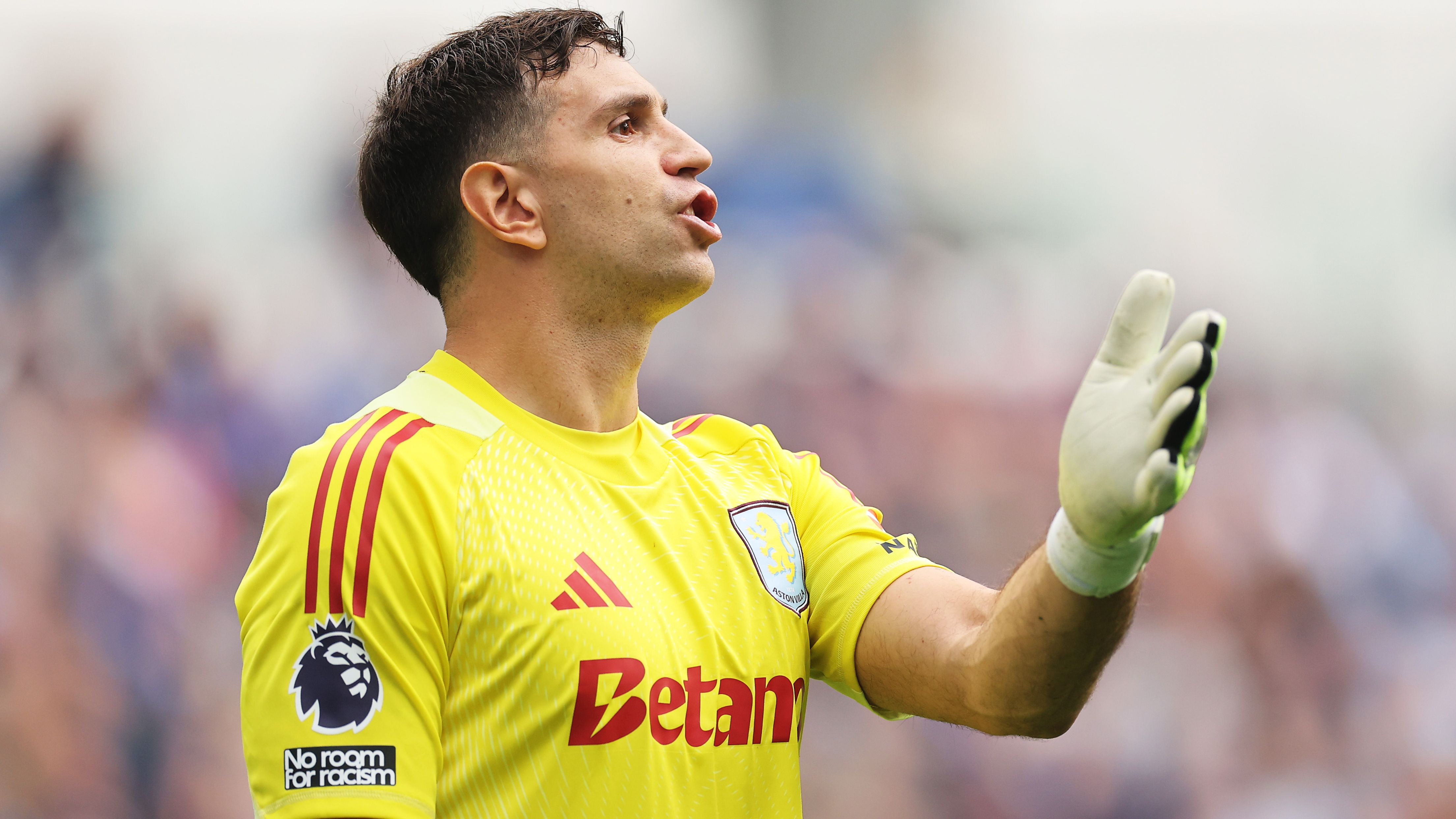 'His comeback has been fantastic' - Unai Emery hails Emi Martinez after Aston Villa return following failed Manchester United move