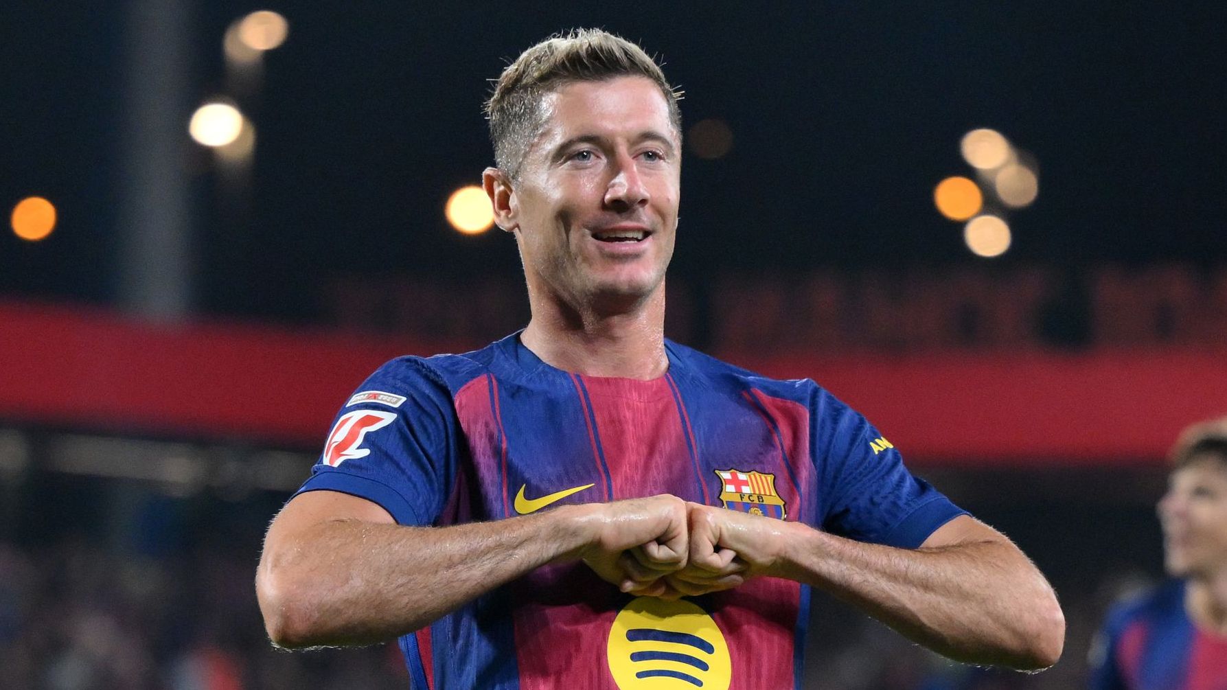 Robert Lewandowski's successor?! Barcelona keep tabs on Dusan Vlahovic ahead of contract expiry as Catalan side eye fresh blood up front