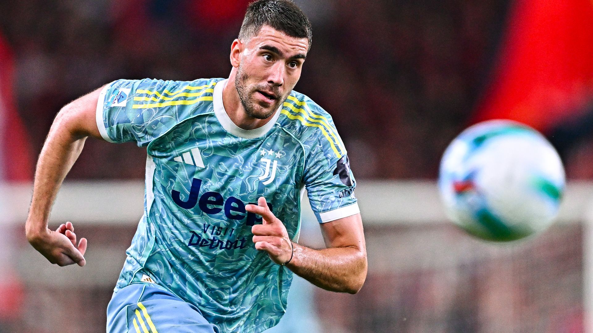 Robert Lewandowski's successor?! Barcelona keep tabs on Dusan Vlahovic ahead of contract expiry as Catalan side eye fresh blood up front