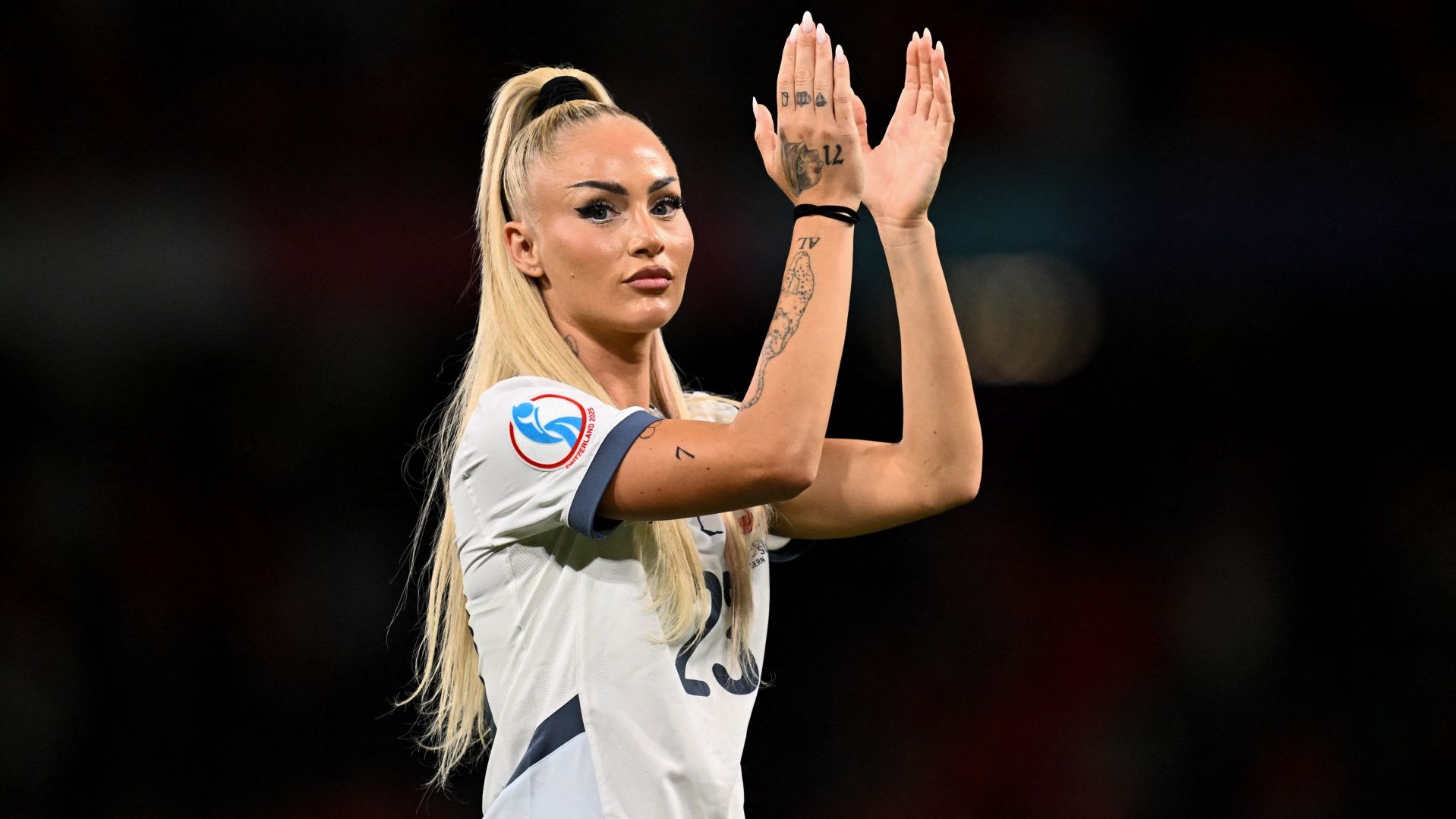 VIDEO: Alisha Lehmann shows off outrageous ball skills poolside with stunning background view of Lake Como following Juventus switch