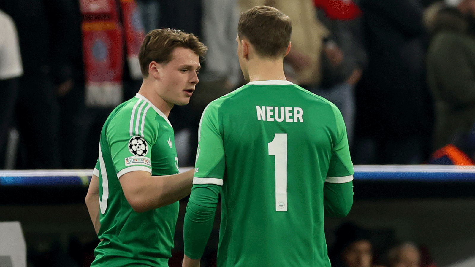 Manuel Neuer dropped? Vincent Kompany under pressure to make goalkeeper change due amid Bayern Munich promise to German veteran's successor